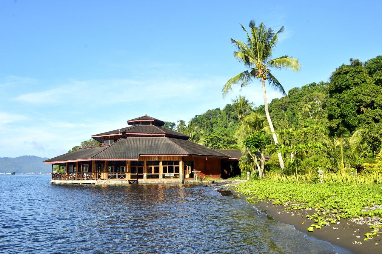 Kungkungan Bay Resort Bitung Exterior photo